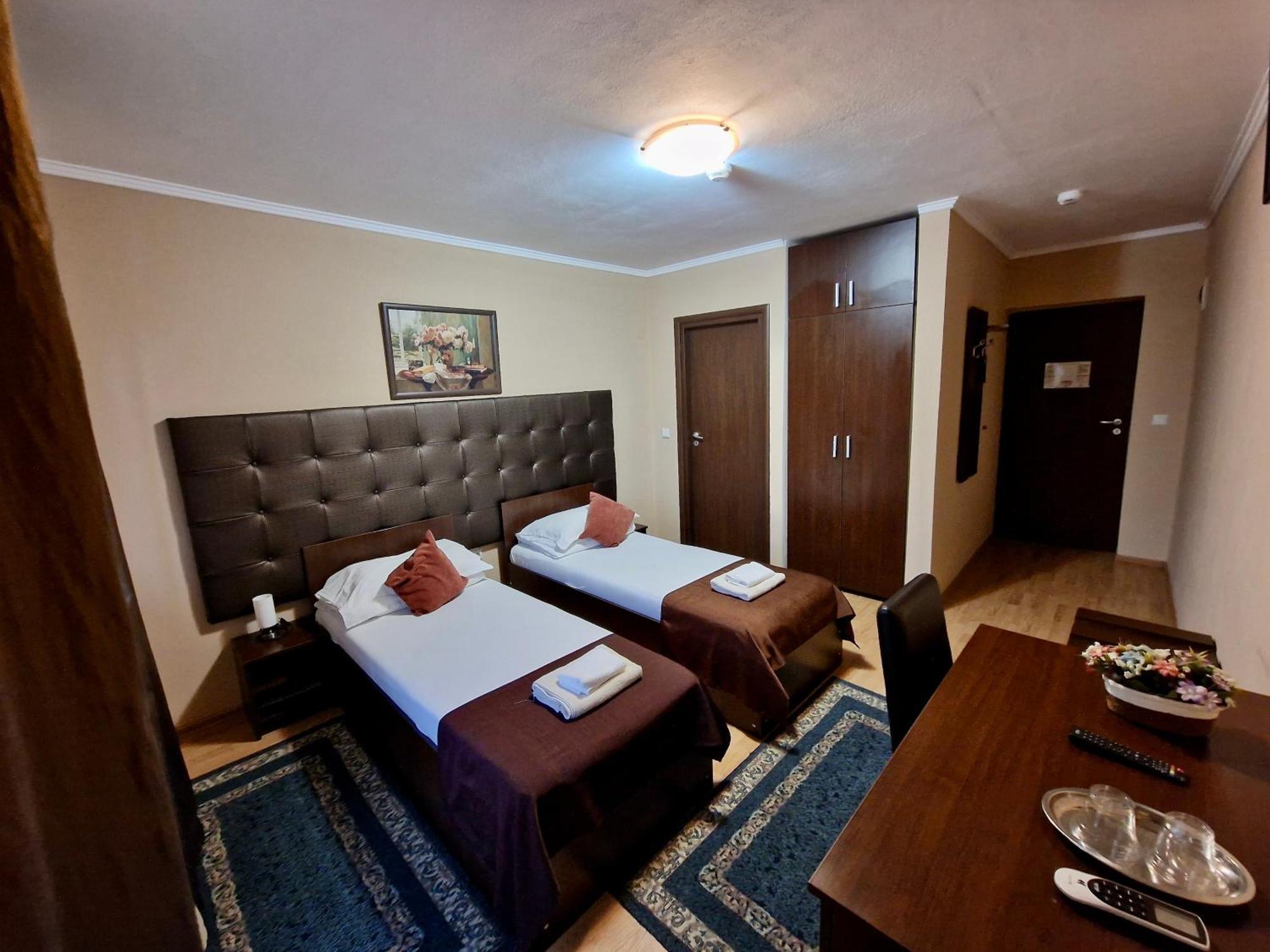 Hanul Lui Bogdan Economy Inn Făget Exteriér fotografie