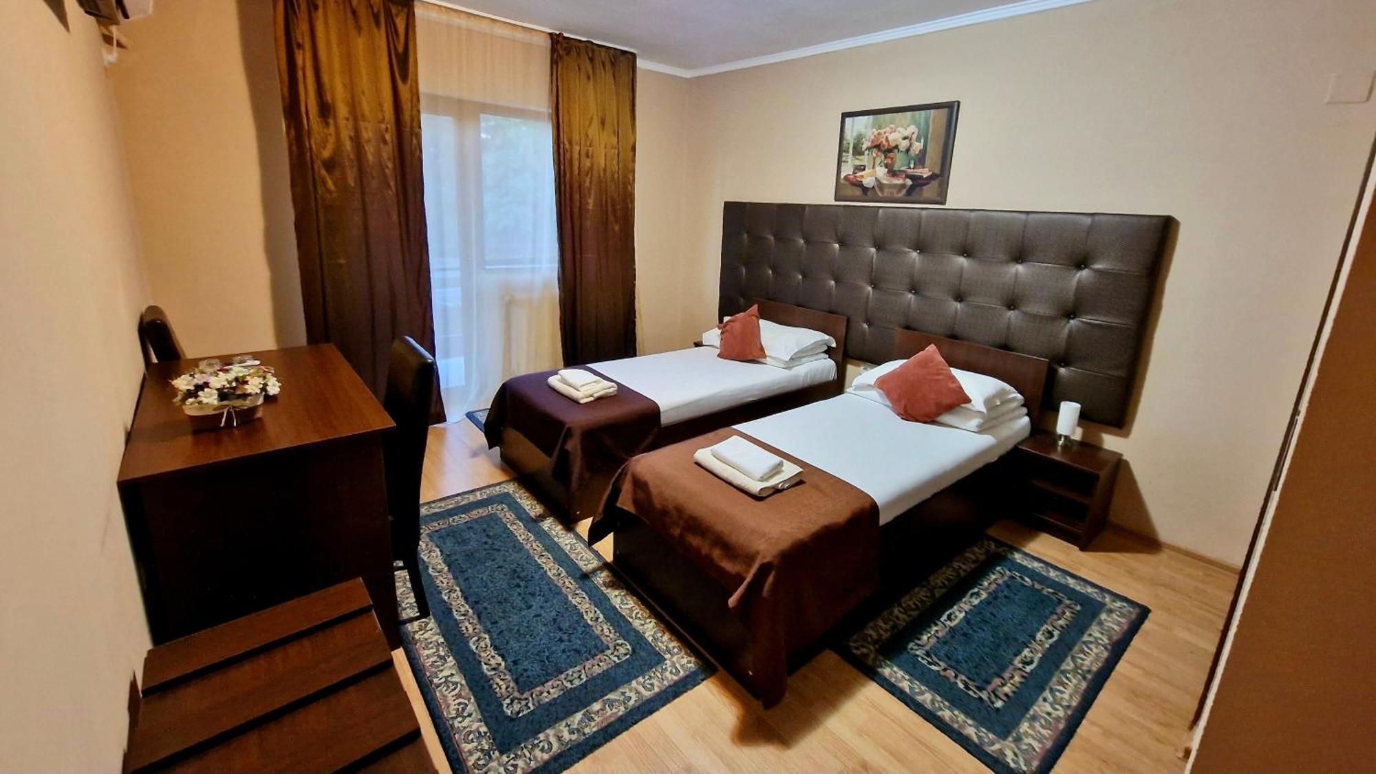 Hanul Lui Bogdan Economy Inn Făget Exteriér fotografie